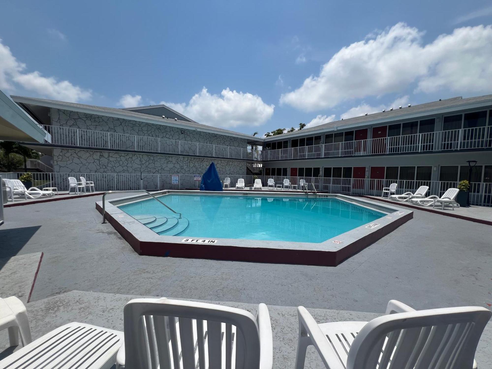 Garden Inn Homestead/Everglades/Gateway To Keys Exteriör bild