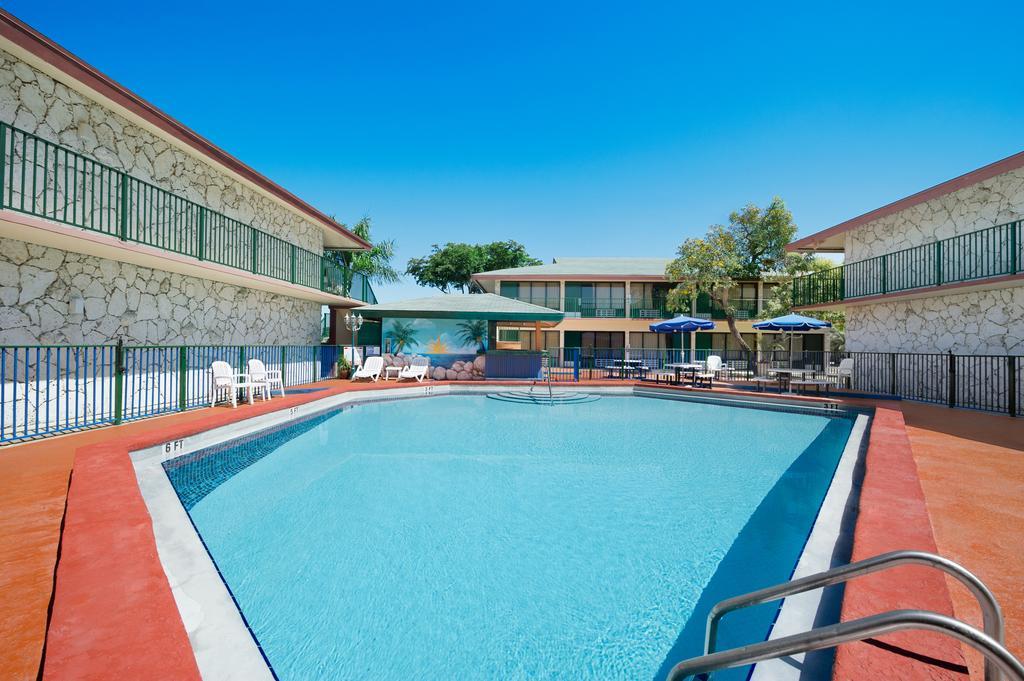 Garden Inn Homestead/Everglades/Gateway To Keys Exteriör bild